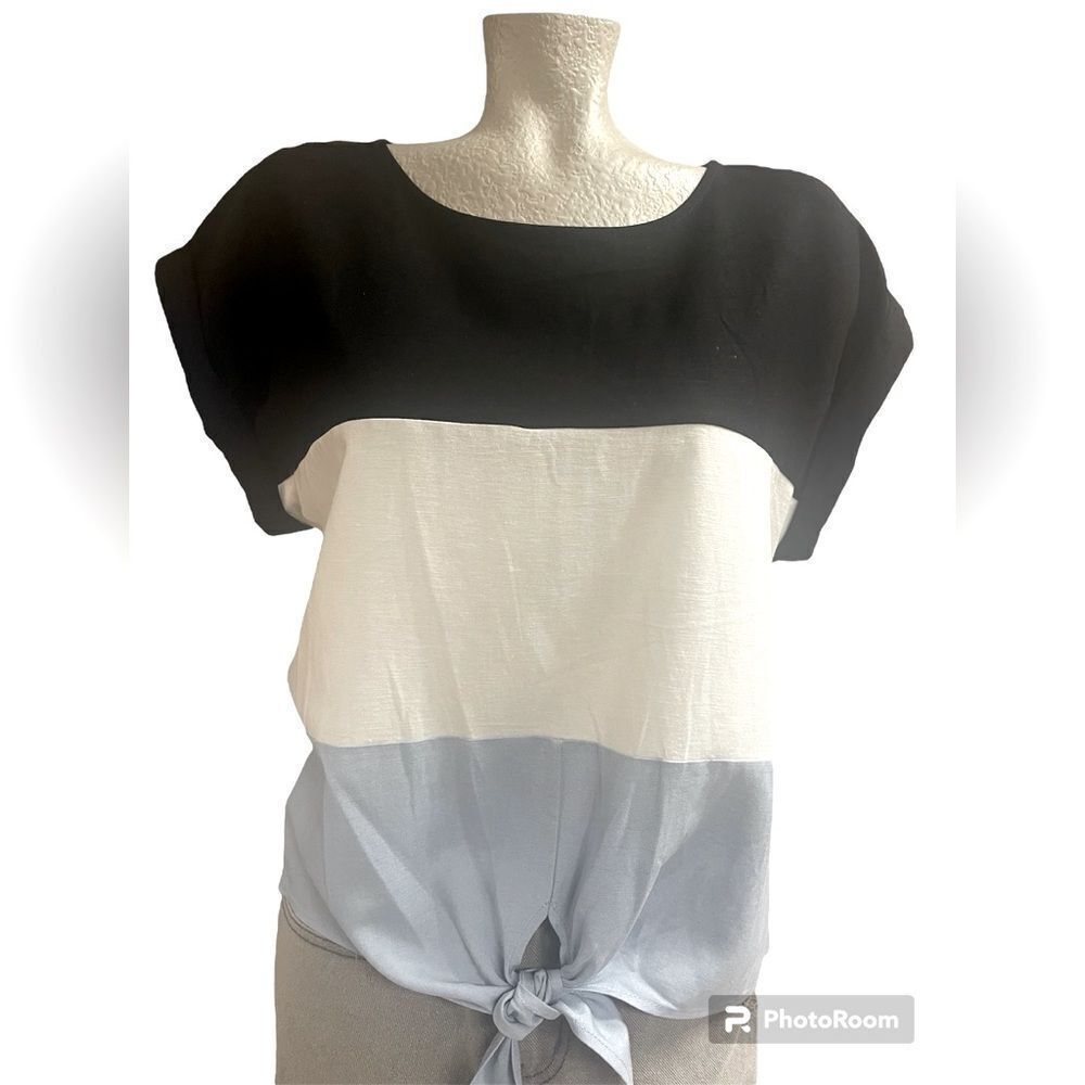 She +Sky color block, cotton shirt, tie front, short sleeve size S/M